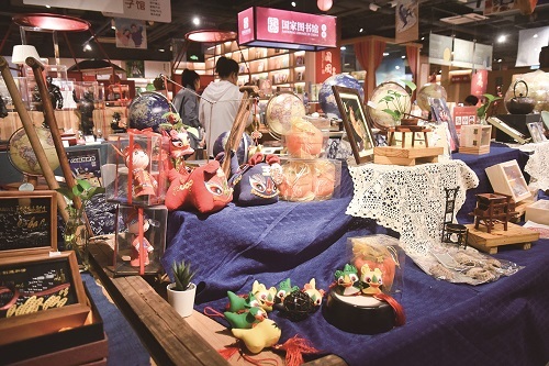 盘锦市非遗手工艺制品。