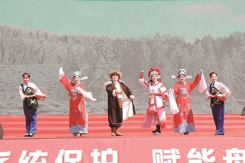 戏曲联唱《梨园春色》。