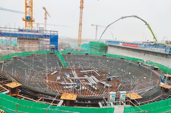 徐大堡核电项目一号机组施工进展顺利。（摄影：王野）