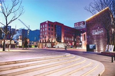 沈阳红梅味精厂旧址保留了工业遗产风貌,同时加入了文化元素。(摄影:张文魁)