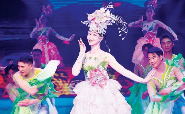 沈阳各院团为市民献上精彩的演出。(摄影:李浩)