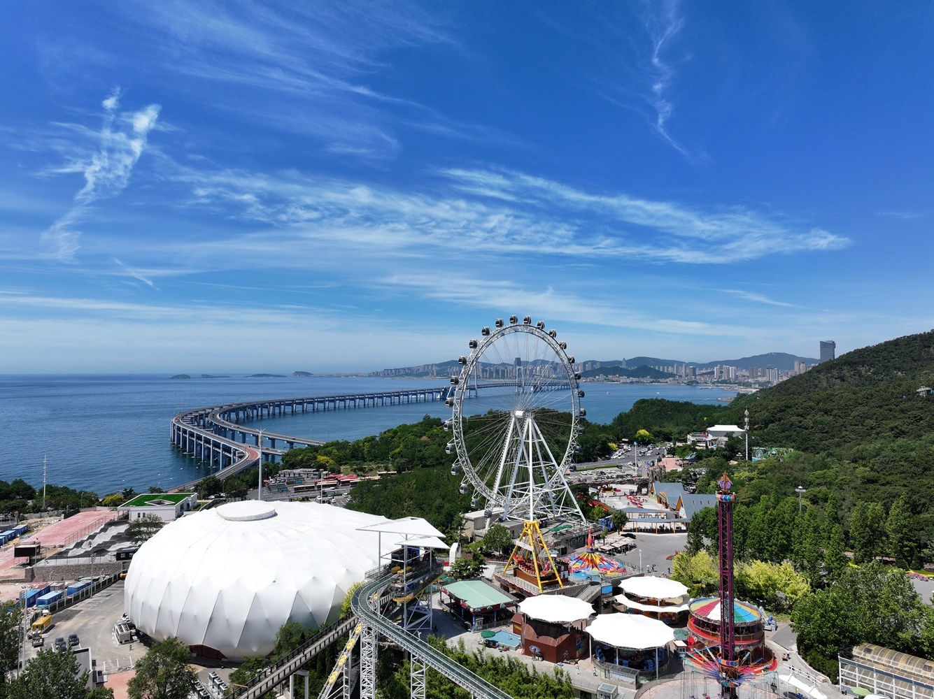 大连西部滨海旅游区一隅。（摄影：王华）