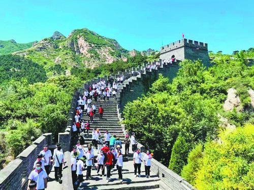 九门口水上长城游客络绎不绝。(葫芦岛市文旅广电局供图)