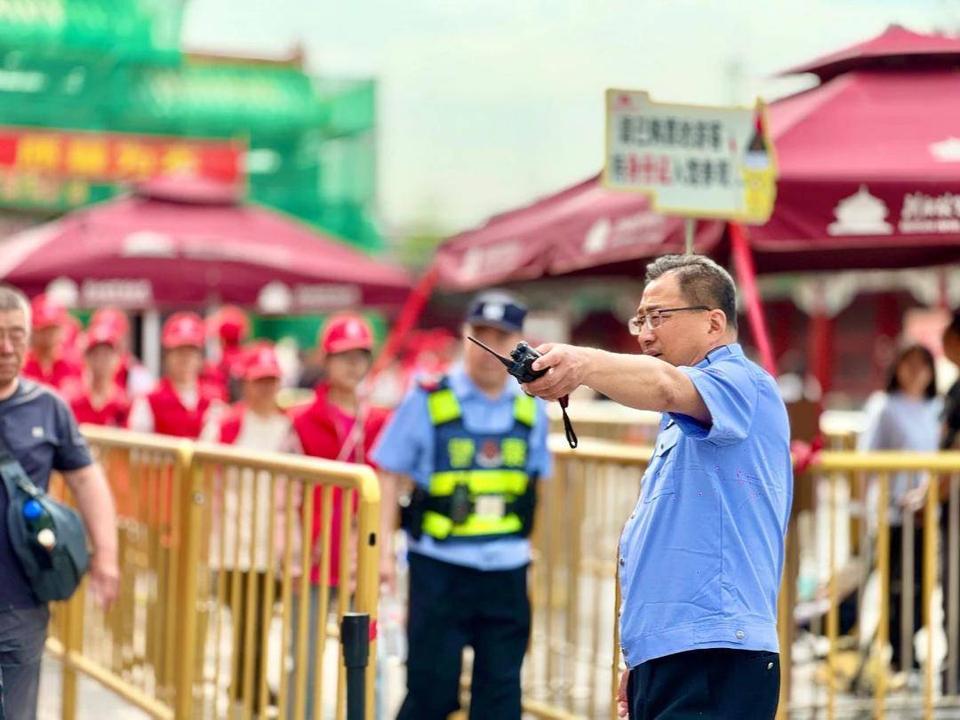 增派警力巡逻。