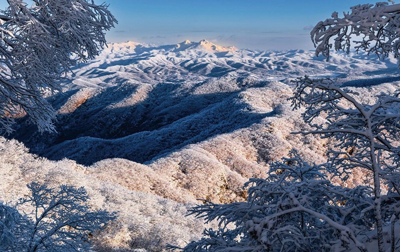 白石砬子远眺 荀利