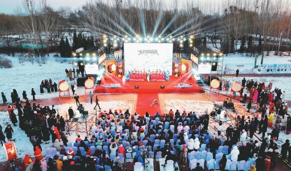 2023年12月2日，大型村歌竞演活动——“乡村超级碗”在莲花湖湿地公园拉开大幕。（摄影：桂铁军）