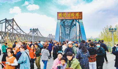 摄影:周广庆