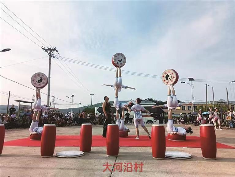 杂技表演。(来源:受访者提供)