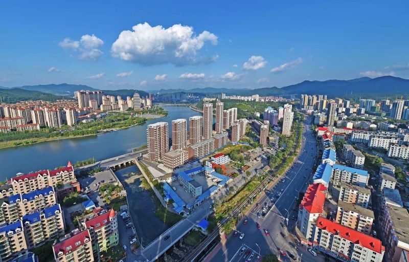 美丽宜居的山城本溪。(摄影:林林)