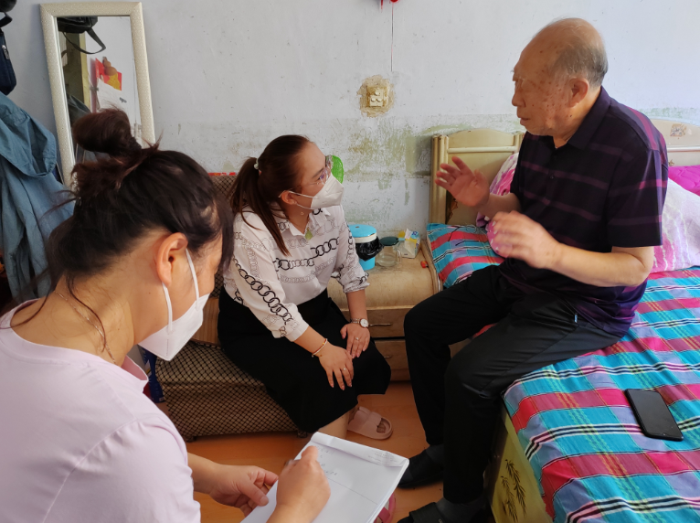 为老退役军人提供入户服务