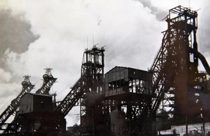 1951年拍摄的鞍钢炼铁厂外景