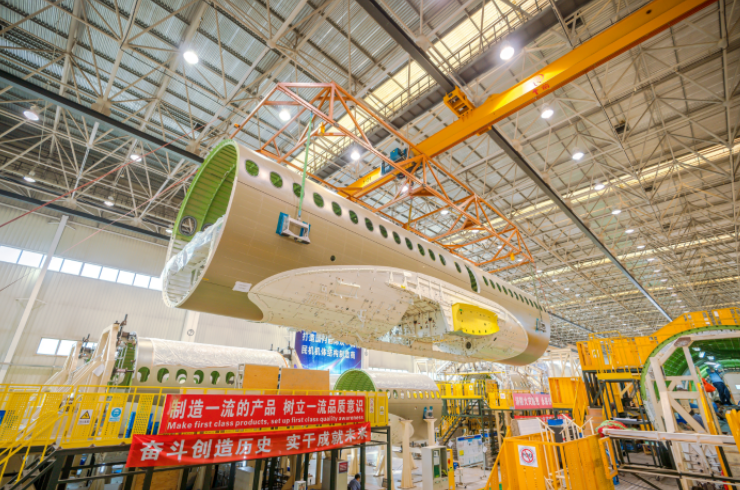 “沈阳造”全球首架双座水上电动飞机顺利交付客户。