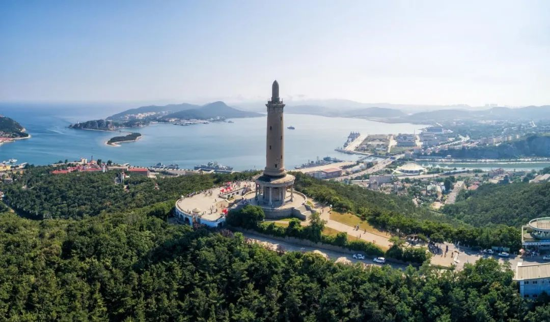 大连旅顺口区白玉山景区：国家AAAA级旅游景区。