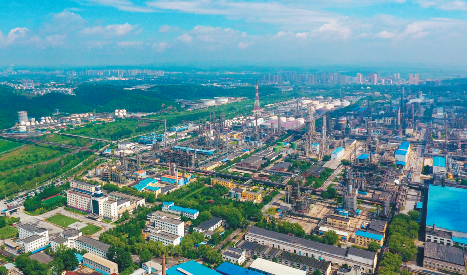 抚顺高新技术产业开发区吸引了众多企业落户。(摄影:门莹)