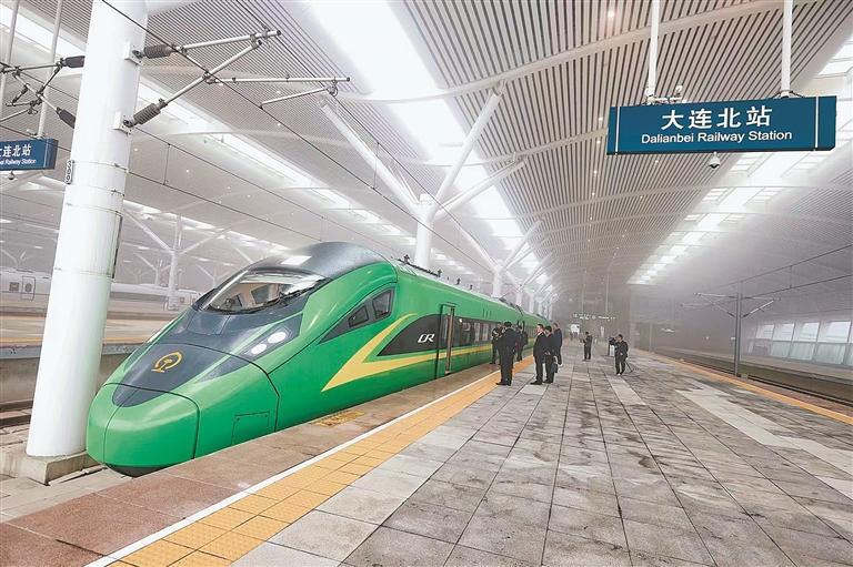 C字头“绿巨人”列车首次亮相丹大、沈大线。(图片由受访单位提供)